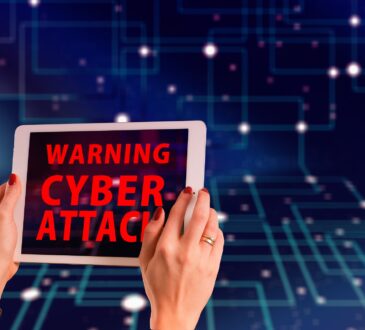 Los equipos de IT y encargados de ciberseguridad de una organización encuentran cada día numerosas vulnerabilidades que los hackers pueden aprovechar