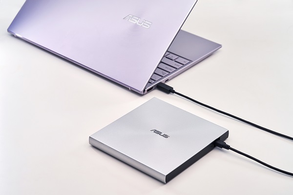 ASUS ha anunciado la ZenDrive U8M, una nueva unidad externa de grabación de DVD de alto nivel que incorpora la interfaz USB-C