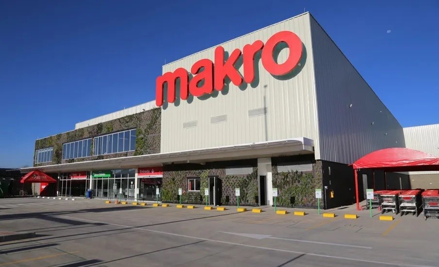 Makro ofrece a sus clientes una variedad de productos como electrodomésticos, congeladores, pequeño electro y mascotas
