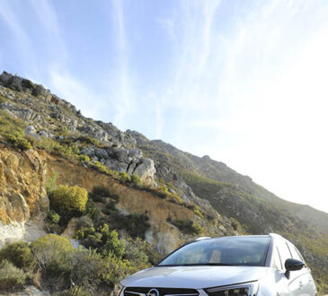 Opel comparte consejos para viajar en carretera