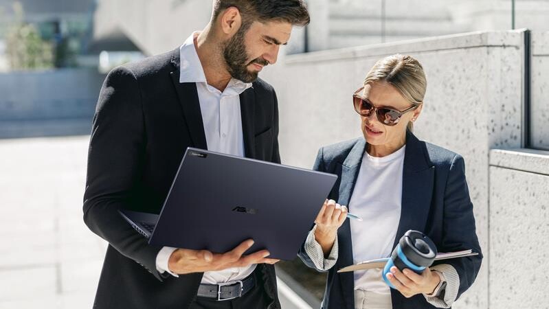 ASUS anuncia los ExpertBook B5 con Intel Core Ultra