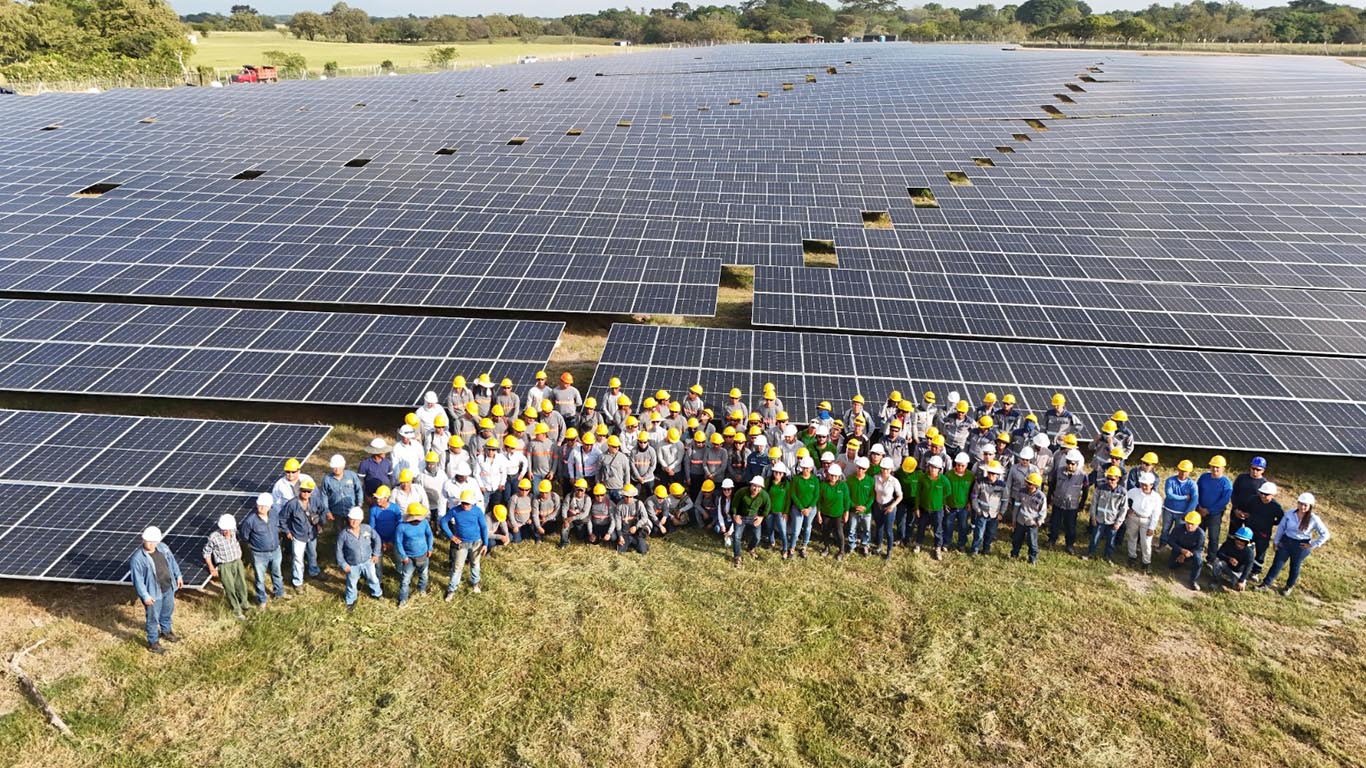 Erco Energía inició la operación de dos plantas solares en Colombia