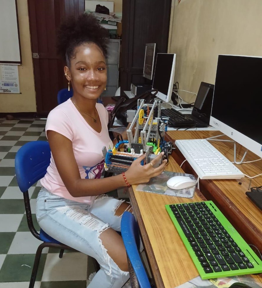 Motorola apoya a estudiantes del Chocó en competencia de robótica