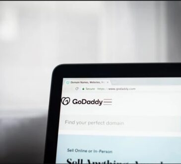 GoDaddy anuncia Búsqueda de Dominios de IA