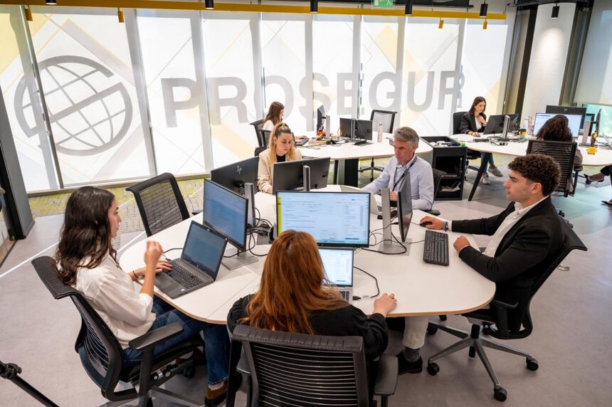 Prosegur incorpora la IA Generativa de Telefónica en sus oficinas