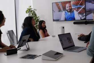 Samsung y Logitech celebran 5 años de colaboración en videoconferencias