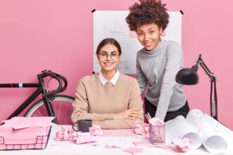 Formas de emprender desde casa y ganar dinero extra según la IA