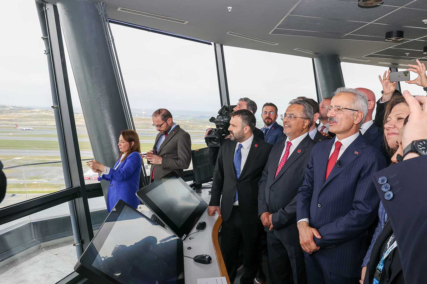 Turkish Airlines hito en el Aeropuerto iGA de Estambul