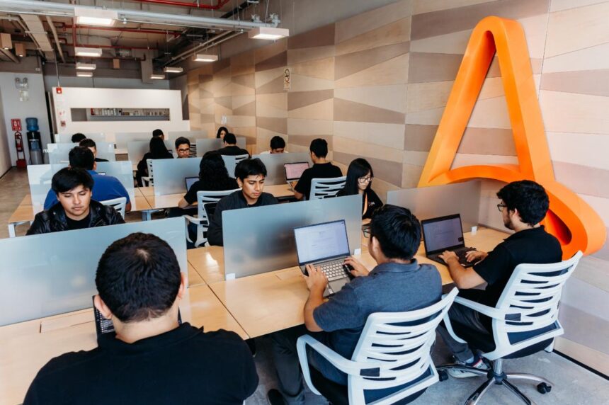Automation Anywhere habla de Agentic AI en la banca del Perú