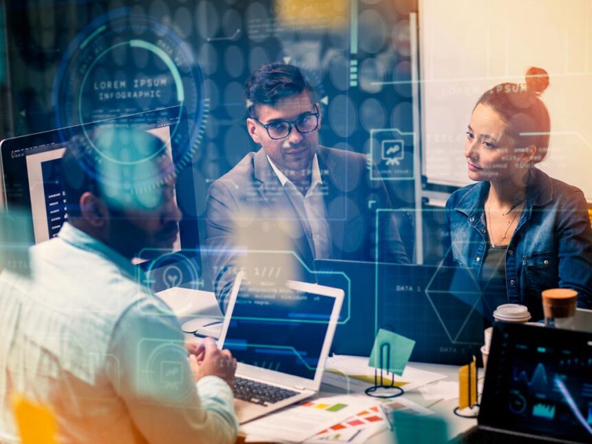 Experis revela las habilidades críticas del sector TI en el país