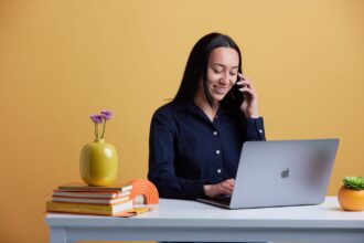 HubSpot lanza el Customer Agent de Breeze