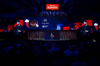 Red Hat anunció colaboraciones con AMD, Google Cloud, Meta y Oracle