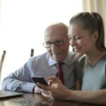 Truecaller trae a Colombia su plan familiar