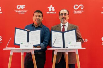 Bavaria firma alianza con la CAF por la inclusión financiera