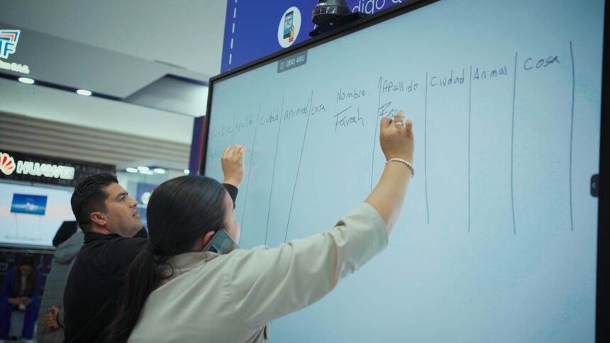 OneScreen presentará innovaciones durante Edutechnia 2025