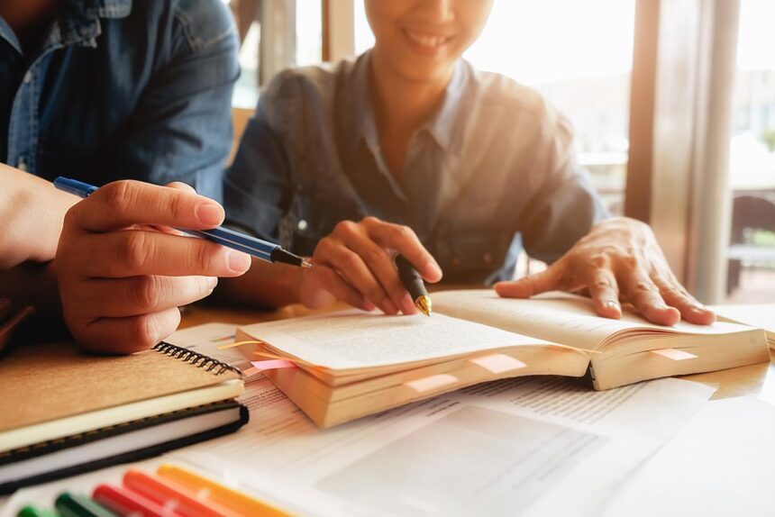 IBERO e ICETEX lanzan 99 becas virtuales En Colombia