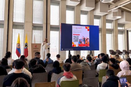 “AWS entrena Bogotá” busca formar 50 mil personas en IA