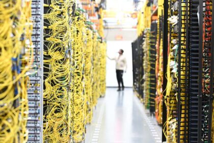 AWS y OpenAI anuncian asociación estratégica