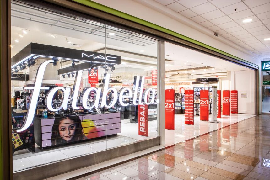 Falabella espera superar los 300.000 despachos desde su CEDI en Black Friday