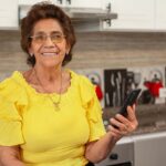 Tecnología al servicio de los adultos mayores en Colombia