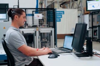 Colombia se destaca como líder en adopción de IA en Sudamérica