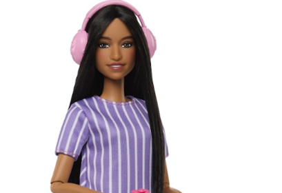 Mattel presentó su primera muñeca Barbie con autismo