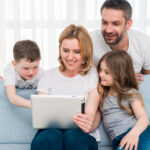 Las familias latinoamericanas están en riesgo de fraude y robo de identidad