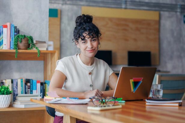 La participación femenina en cursos de IA crece en Colombia