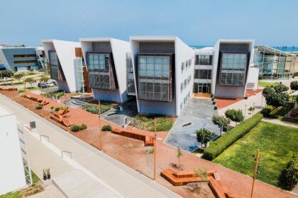 Universidad Científica del Sur anuncia el programa Científica AI Battle: del código al prompt