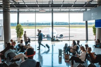 Costos, congestión y carga tributaria presionan a la aviación regional