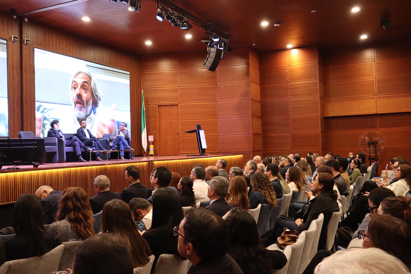 Ecosistema digital y campañas presidenciales abordan retos TIC del país