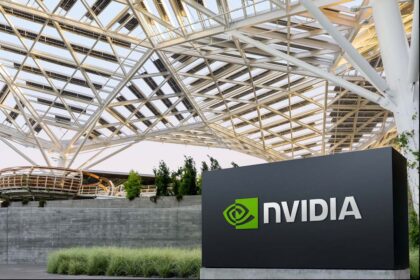 NVIDIA presenta ingresos de récord impulsados por Blackwell
