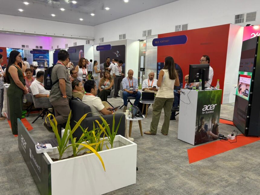 Acer llevó su apuesta empresarial a Andicom 2026