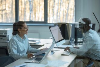 Aprender la vida laboral deja de ser opcional ante el avance de la IA